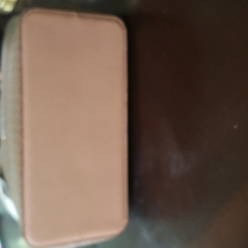 Guess purse - Picture 3 of 6